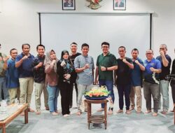 Sinergi dan Insan Pers, PT Timah Serahkan Tumpeng dalam Momen HPN 2025