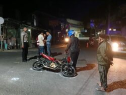 Mio Soul Hantam Satria FU di Dekat Pasar Mentok, 2 Korban Luka Berat