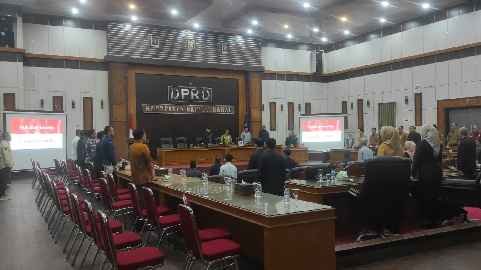 Rapat paripurna penyampaian rekomendasi DPRD terhadap LKPJ Bupati Bangka Barat, di Gedung Mahligai Betason 2, Selasa (15/4/2025).