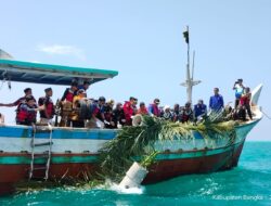 PT Timah Tenggelamkan 100 Rumpon di Perairan Sungailiat, Kolaborasi dengan HNSI Kabupaten Bangka
