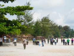 Bersama Pokdarwis Rambak, PT Timah Gotong Royong Bersihkan Sampah di Kawasan Wisata