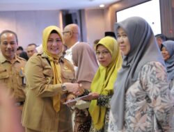Wagub Serahkan Tali Asih kepada 52 Purnabakti ASN Lingkungan Pemprov Kepulauan Babel