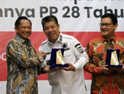 Gencarkan Sosialisasi Hidup Sehat, Gubernur Hidayat Arsani Terima Penghargaan Nasional