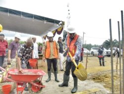 Momen Peletakan Batu Pertama Puskesmas Kelapa, Ini Harapan Bupati Markus