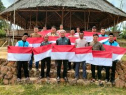 Momen HUT Kemerdekaan RI, BKPRMI Bangka Kembali Sedekah Bendera Merah Putih