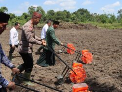 Dukung Swasembada Pangan, Polisi dan Forkopimda serta Masyarakat Tanam Jagung
