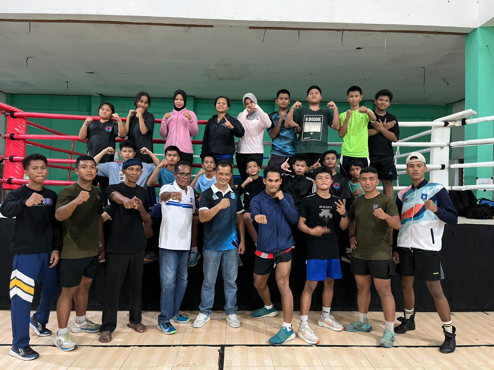 Atlet Tinju Bangka Barat persiapan ikut Kejuaraan Tinju Gubernur Bangka Belitung 2025.