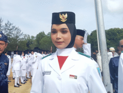 Waode Aryufita, Anak Nelayan Teluk Limau Membawa Baki Bendera Merah Putih di HUT RI Ke-80