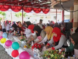 Semarak HUT ke-80 RI, DWP Kabupaten Bangka Gelar Lomba Membuat Pempek dan Menghias Tumpeng