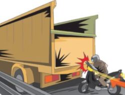 Diduga Melaju dengan Kecepatan Tinggi, Pengendara Motor Tewas, Usai Hantam Truk Parkir