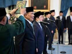 Momen Presiden Lantik Dua Menteri dan Tiga Wakil Menteri Kabinet Merah Putih