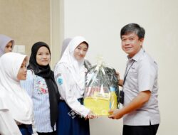 Dari Beasiswa Pendidikan hingga Bantuan UMKM, PT Timah Hadirkan Manfaat Nyata bagi Masyarakat di Wilayah Operasional