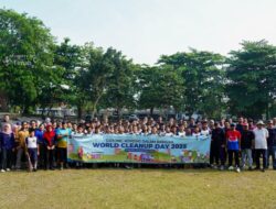 Momen World Clean Up Day, PT Timah Bersama Pelajar dan Masyarakat Gotong Royong Bersihkan Kawasan Taman Sari