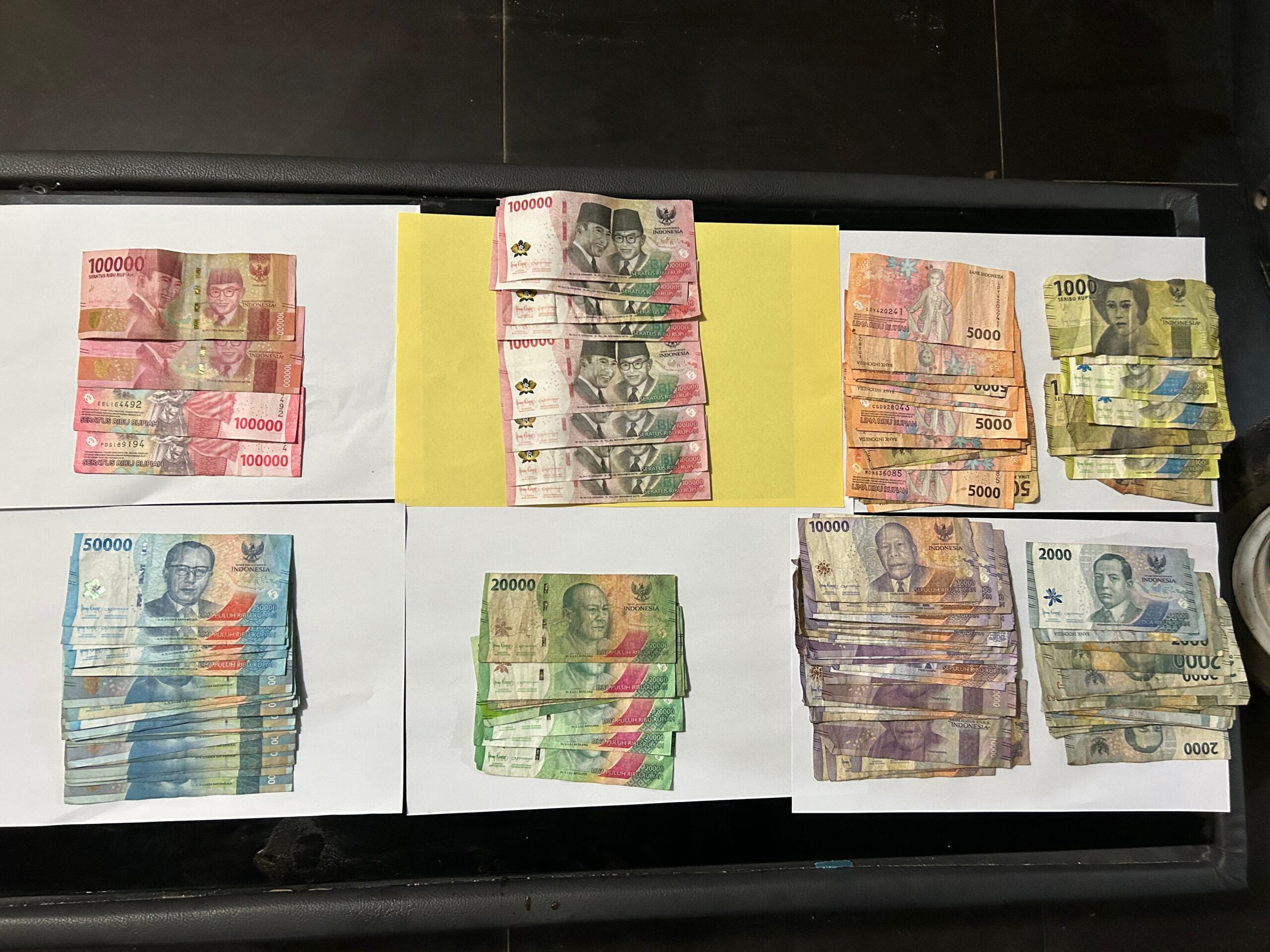 Sejumlah uang palsu diamankan Jajaran Polsek Jebus.