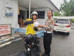 Satlantas Polres Babar Bagi-bagi Makanan Gratis untuk Para Ojol, Bentuk Sinergi dengan Masyarakat