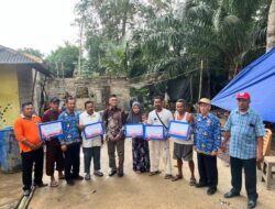 Wabup Bangka Barat Bantu Rumah Warga Kedondong Roboh, Akibat Bancana Puting Beliung