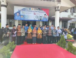 Peringatan Hari Guru dan HUT Korpri, Bupati Bangka Fery Insani Berikan Tumpeng pada Pensiunan ASN