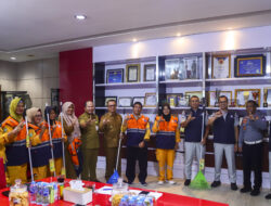 Tim Kebersihan Pemkab Bangka Terima Paket Bantuan Alat Kebersihan