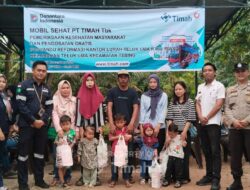 Dukung Penanganan Stunting, PT Timah Serahkan Puluhan Paket Makanan Tambahan untuk Warga