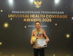 Bupati Bangka Barat, Markus Terima UHC Awards 2026 Kategori Madya