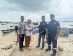 Kontribusi Perkuat Ekonomi Pesisir, PT Timah Tbk Perbaiki Dermaga di Desa Air Lintang