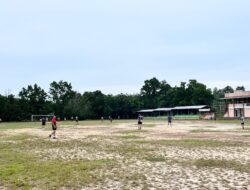 Pererat Kemanunggalan, Satgas TMMD Olahraga Bersama Warga Desa Penutuk Pulau Lepar Toboali