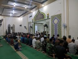 Selama Ramadan, Satgas TMMD ke-127 Kodim 0432/Basel Tetap Apel dan Salat Tarawih