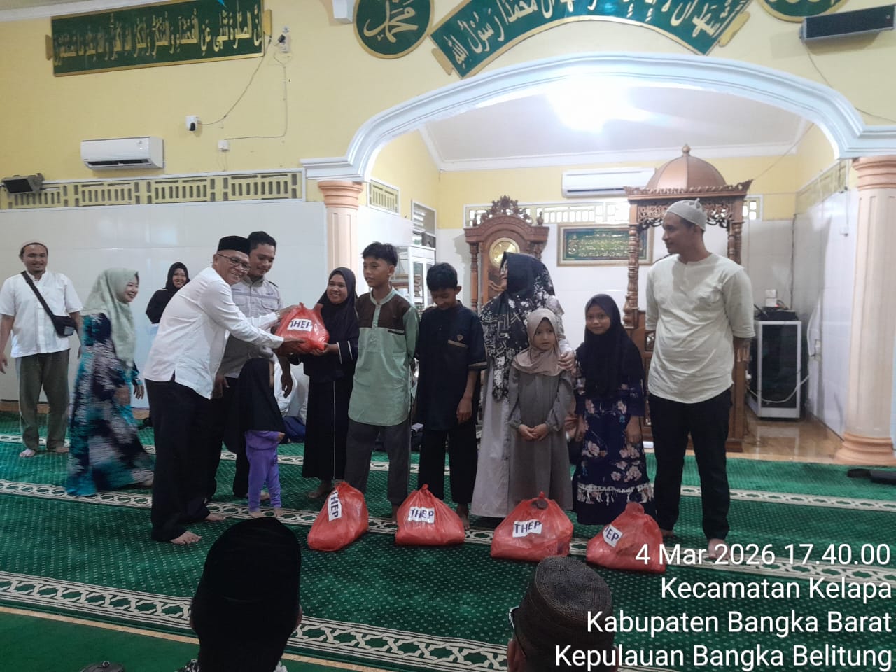 Caption : Wakil Bupati Bangka Barat, Yus Derahman gelar Safari Ramadan di Masjid Nurul Islam, Desa Kayu Arang Kecamatan Kelapa, Kabupaten Bangka Barat, pada Rabu (4/3/2026) malam. (Ist)