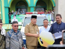 Gubernur Hidayat Serahkan Bantuan Ambulans untuk Masjid As-Salam Kace