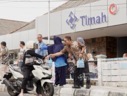 Ramadan Berbagi, PT Timah Serahkan Bantuan Paket Sembako hingga Bagi-bagi Takjil di Sungailiat