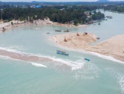 Gandeng Mitra Usaha, PT Timah Lakukan Pengerukan Muara Air Kantung Guna Permudah Akses Nelayan