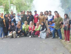 Peduli Lingkungan, Wabup Bangka Barat Bersama Warga Bersihkan TPU Keramat