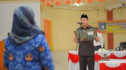 Bupati Bangka Barat, Markus saat melantik 34 pejabat di Lingkungan Pemkab Bangka Barat.