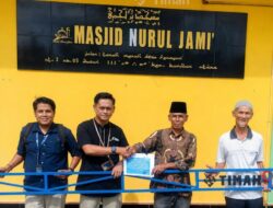 PT Timah Salurkan Bantuan Sarana Pendukung Masjid di Perayun Kundur Barat