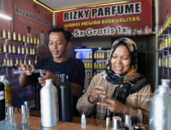 Meracik Aroma, Menumbuhkan Asa: Kisah Dewi Memupuk Bisnis Rizky Parfume Bersama PT Timah