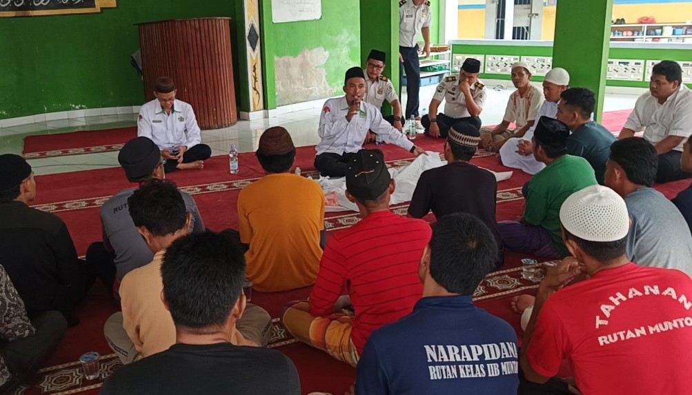 Caption : Warga binaan Rutan Kelas IIB Mentok, Bangka Barat antusias ikuti pelatihan pemulasaraan jenazah, di Rutan Kelas IIB Mentok, Selasa (6/10/2026). (Babelhits.com).