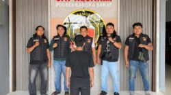 Caption : Tim Unit Reaksi Cepat (URC) Polres Bangka Barat, mengamankan A alias AK (42), asal Toboali setelah diduga membacok pria berinisial AR (33) di kawasan Tanjung Kalian, Mentok, Bangka Barat, Minggu (18/10/2026) pagi.