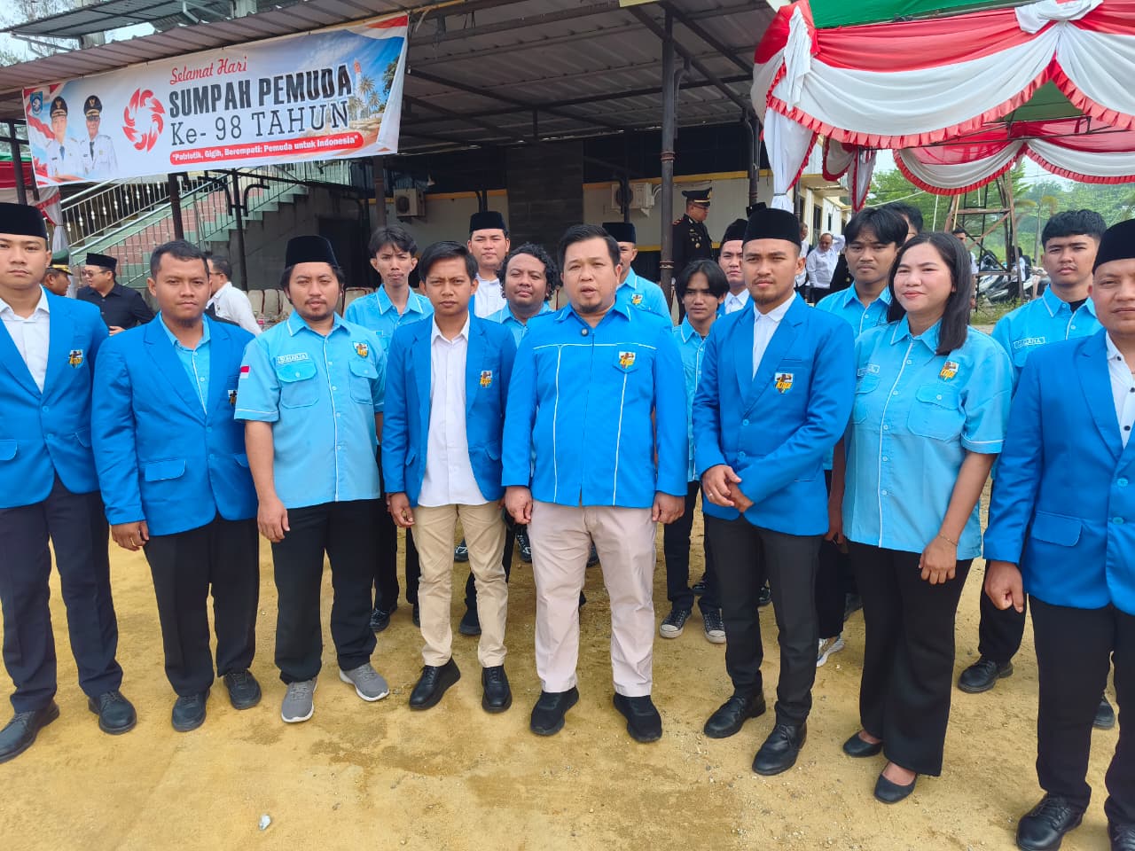 Caption : Komite Nasional Pemuda Indonesia (KNPI) Kabupaten Bangka Barat, usai mengikuti upacara Hari Sumpah Pemuda ke-98 di Lapangan Atletik, Pemkab Bangka Barat, Rabu (28/10/2026). (Ist)